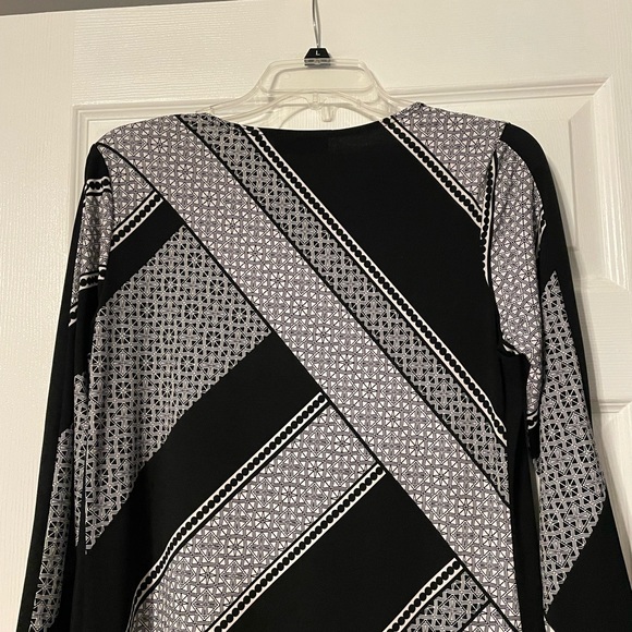 Susan Graver Geometric Print Asymmetric Blouse - Picture 10 of 14